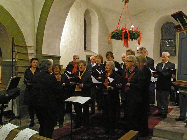 Singkreis Hattrop unter der Leitung von Renate Büscher