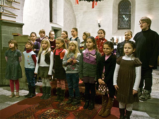 der Kinderchor "Sing Sang Song" unter der Leitung von Ida Müller