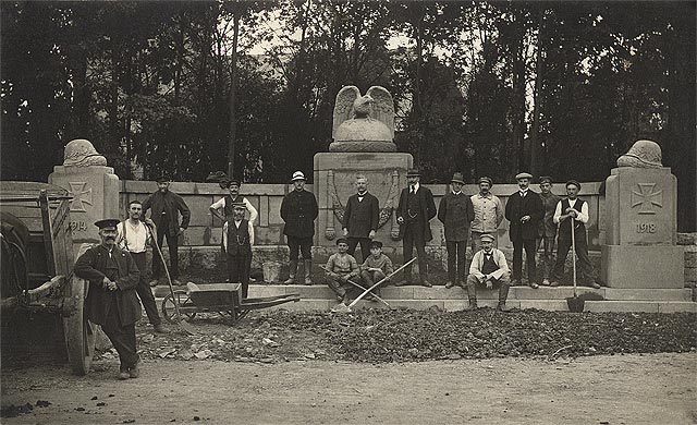 Bau des Kriegerdenkmals